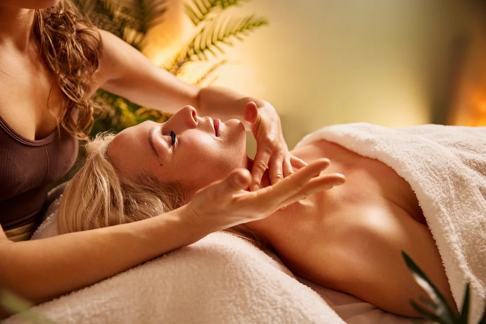 Metabolic Lymphatic Drainage body treatment for cellulite and GLP-1 loose skin support